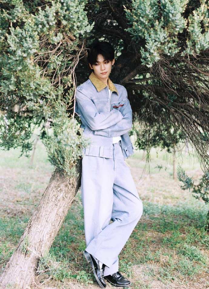 梓渝新专辑热度 梓渝自带吸睛体质梓渝新专辑热度，梓渝自带吸睛体质，咱就说长城上偶