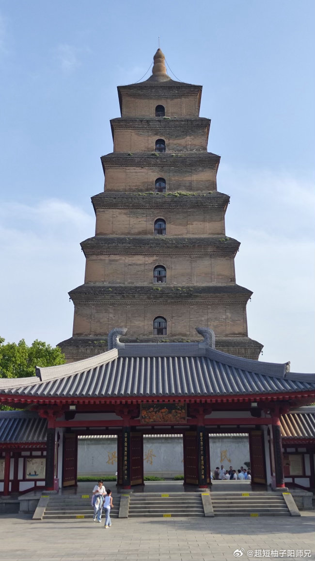 【下周一，我把火炮仅瞄准一个高地，轰轰轰】下周一，我把火炮仅瞄准一个高地，轰轰轰