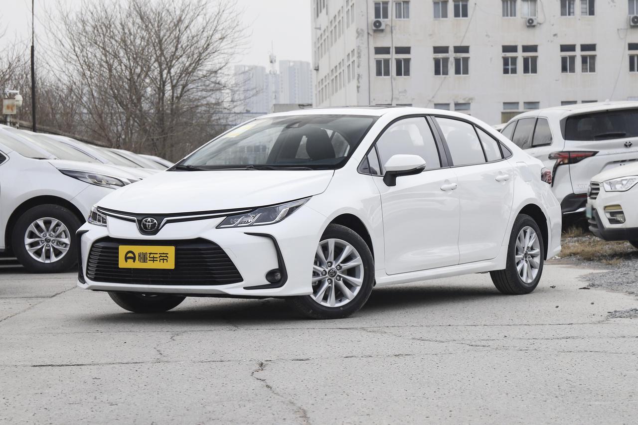 说起来真挺感慨，当年丰田卡罗拉可是家轿圈的“香饽饽”，月销稳破2万台，不管是新手