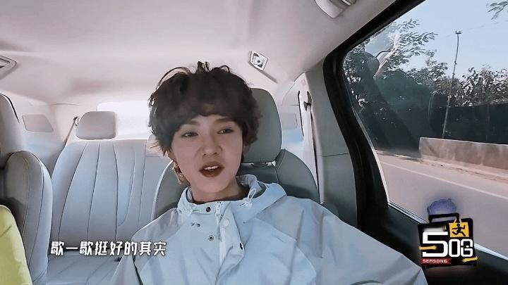 误会鹿晗的社交水平了哈哈哈哈哈 鹿晗的社交水平被正片剪辑严重妖魔化了。加更里他和