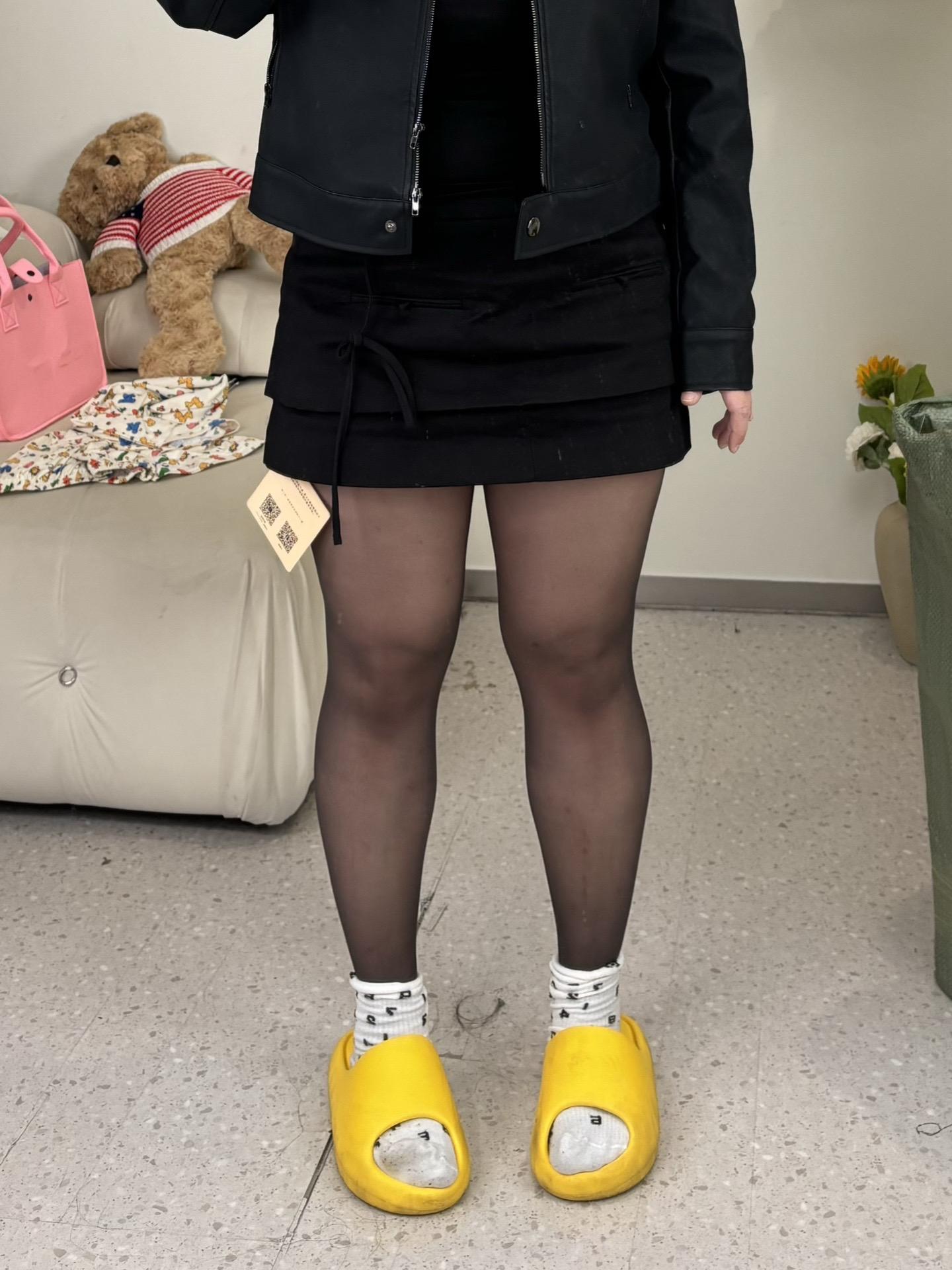 真的巨巨巨显瘦显腿长的V口靴。我36码38腿围标准筒真的不用拍大