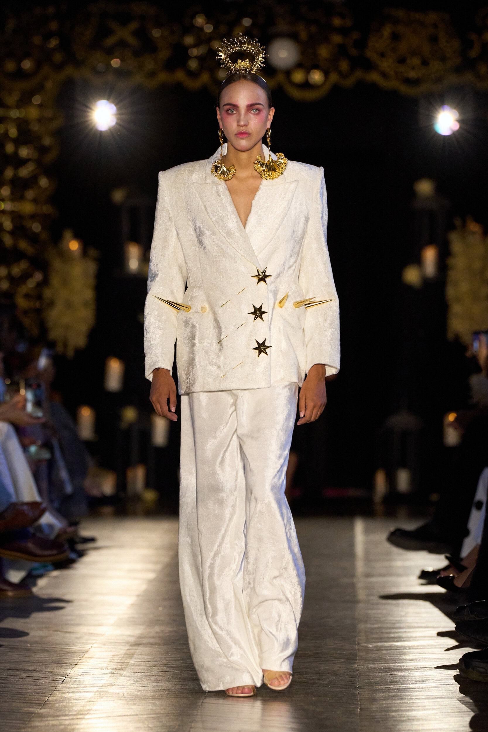 刘雨昕   in   Juana Martín Fall 2025 Coutur