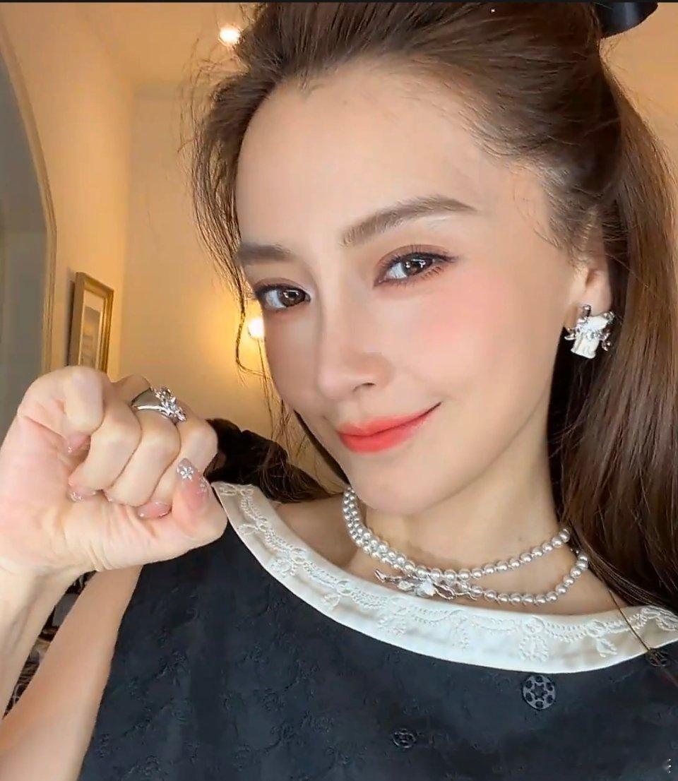 angelababy ｜杨颖 真的很适合拍立得（🧱👍🏻🍼随机五位拍立得或