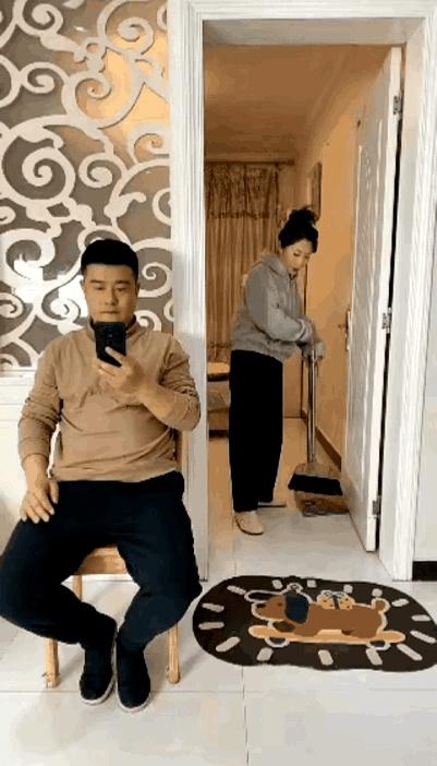 都说女儿是爸爸的小棉袄，这话还真没错，关键时刻总能给你暖到心坎里。
平时看着可能