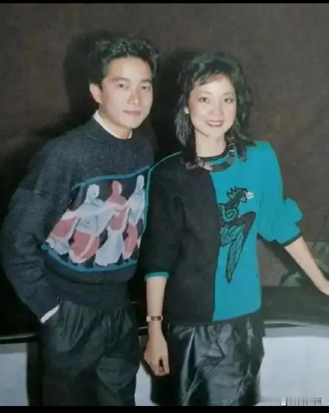 邓丽君演唱唱功分阶段专业解析
 
参考声乐乐评、唱片录音、邓丽君文教基金会公开资