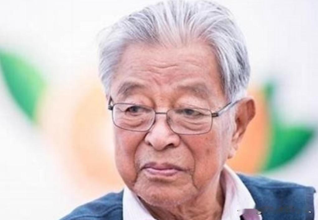 1995年，褚时健的掌上明珠褚映群被洛阳警方带走，4个月后，褚映群在狱中自杀身亡