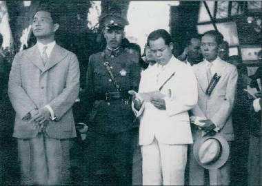 孙中山病逝后，国民党高层领导中，汪精卫、廖仲恺、蒋介石是左派；胡汉民...