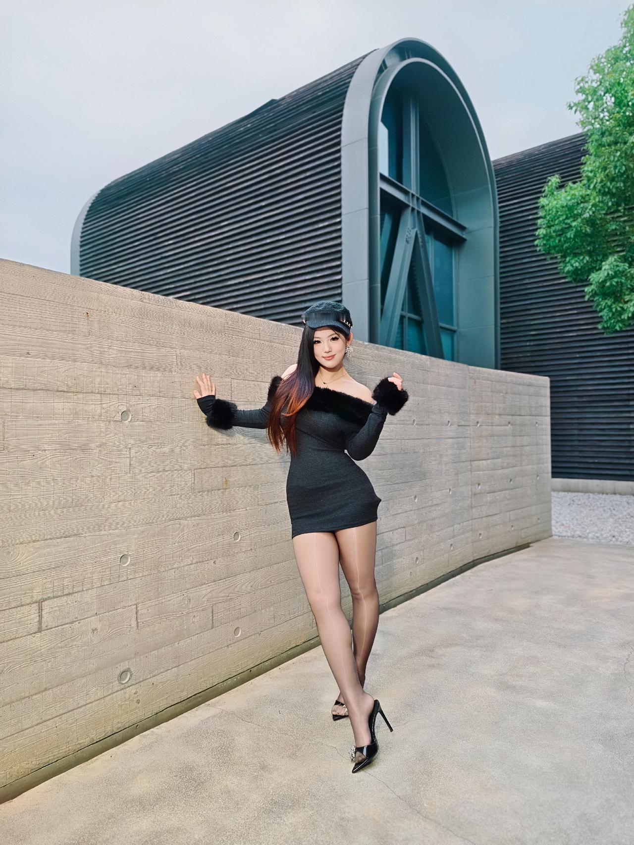 长沙约拍📷-当代建筑文化中心
模特：@困到发癫 
设备：Xiaomi 15 U