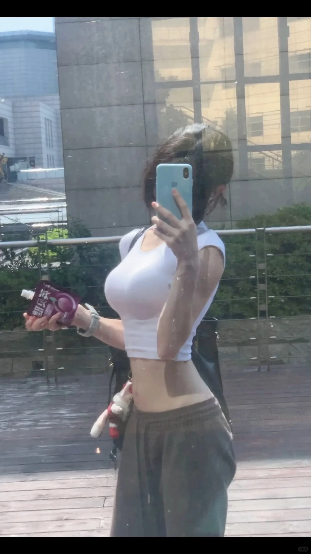 穿成这样在小县城真的很过分吗