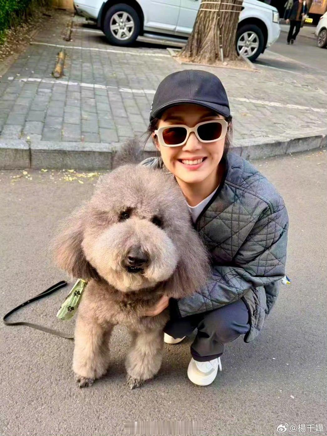 杨千嬅演我下班状态 杨千嬅《国乐无双》录制完下班的样子，简直就是世另我！舞台上刚
