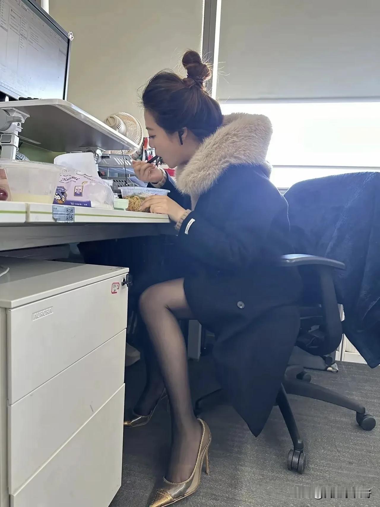 猜一下是做什么工作的？