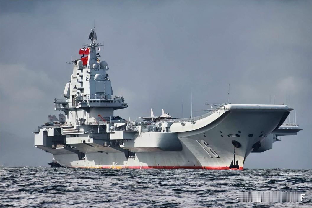6日上午7点左右，共有四艘🇨🇳舰艇——航空母舰辽宁号、055导弹驱逐舰南昌舰