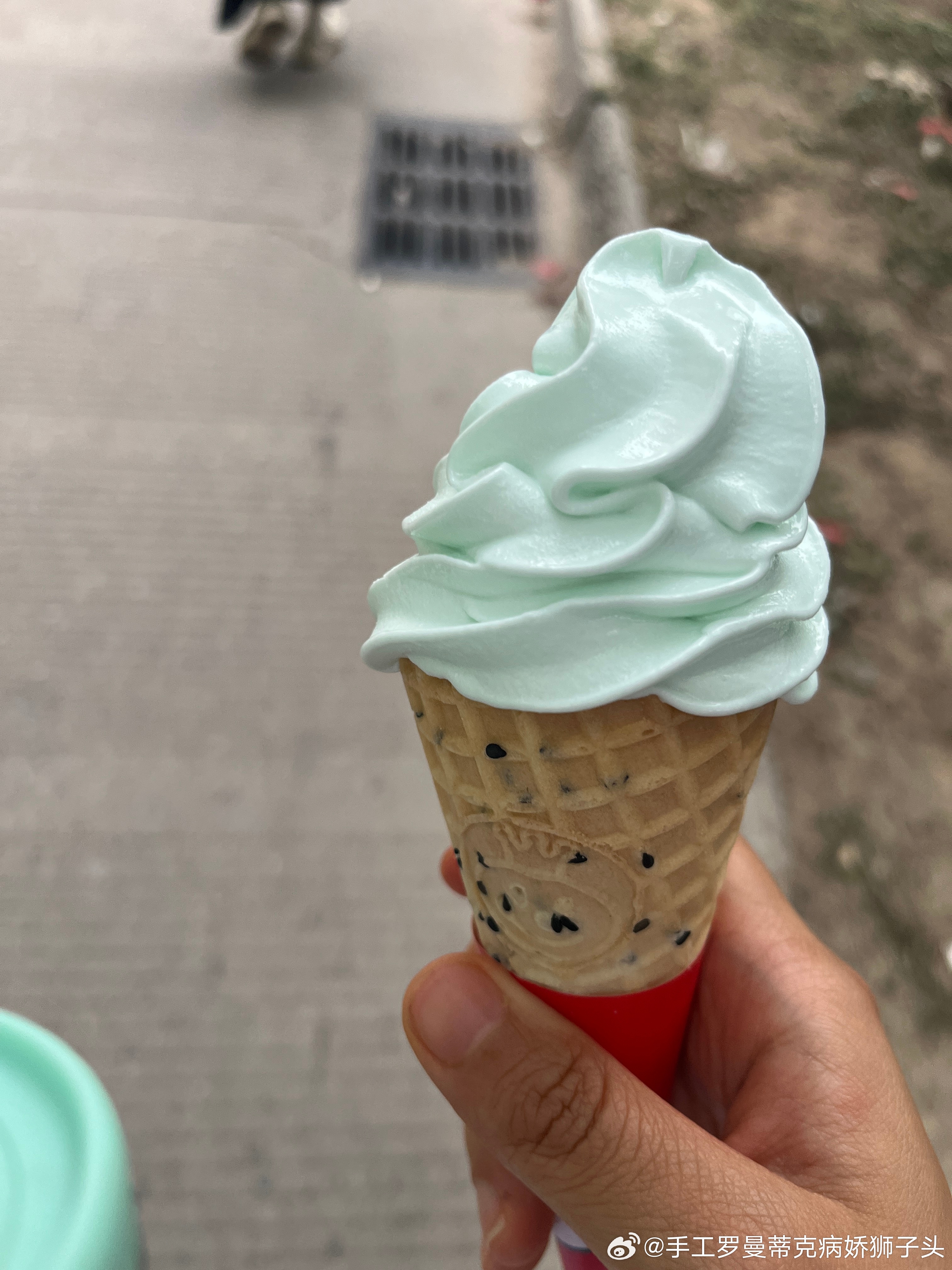 蜜雪的薄荷不好吃呜呜呜像是在吃牙膏