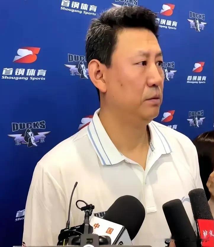 ​​​周琦、赵睿、曾凡博，陈盈俊、再配上外援布朗，主帅李楠真的可以躺平了，北京男