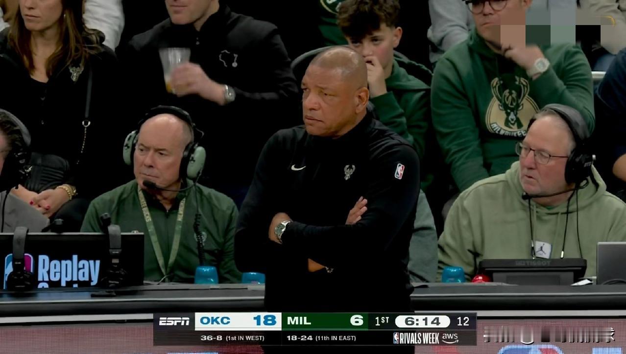 雄鹿主帅里弗斯真是束手无策！在今天雄鹿主场迎战雷霆的比赛中，当时比赛进行到了第一