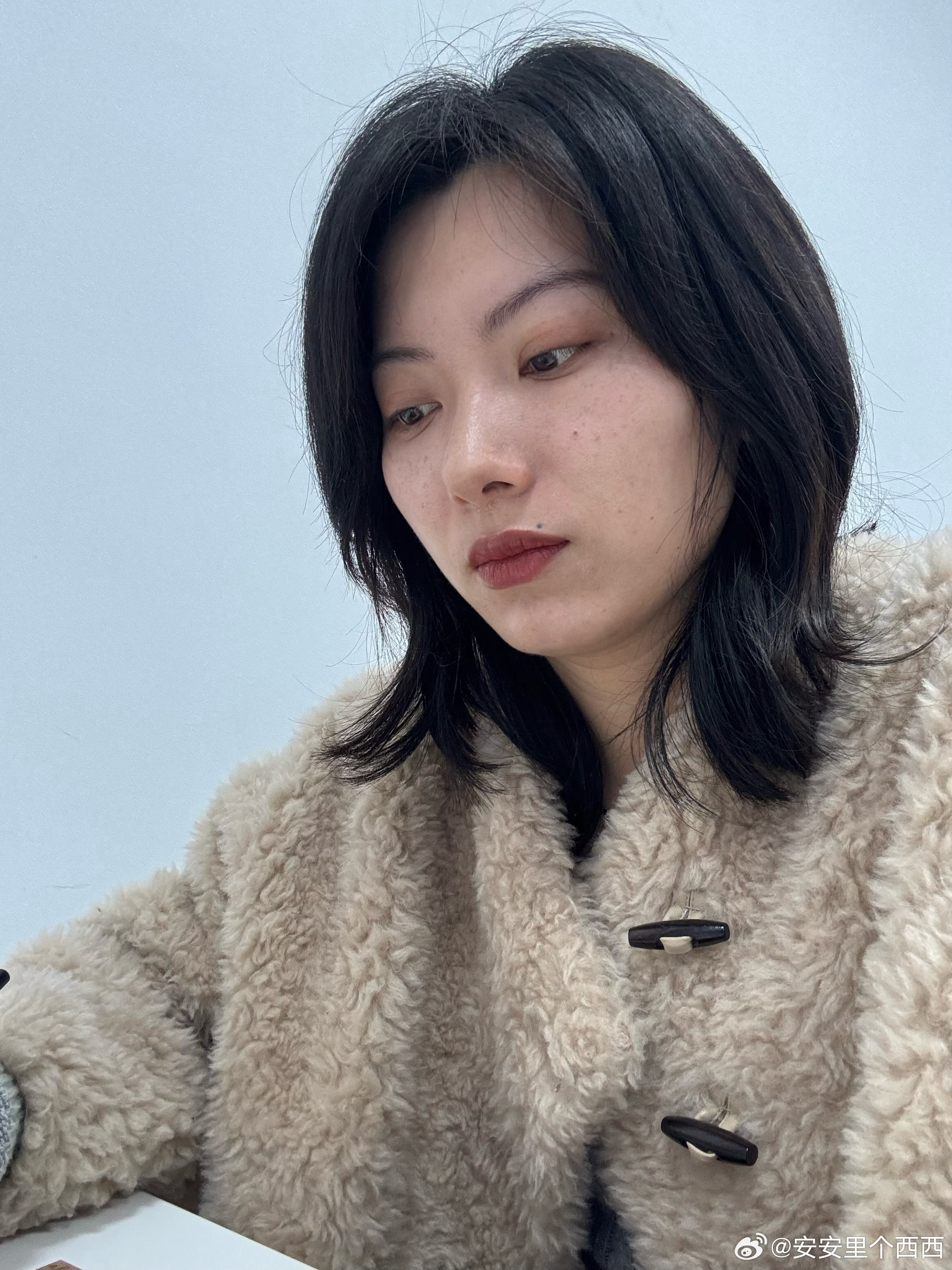 早☀️开始上课了(っ^‿^)っ📚今天挪到了第一排