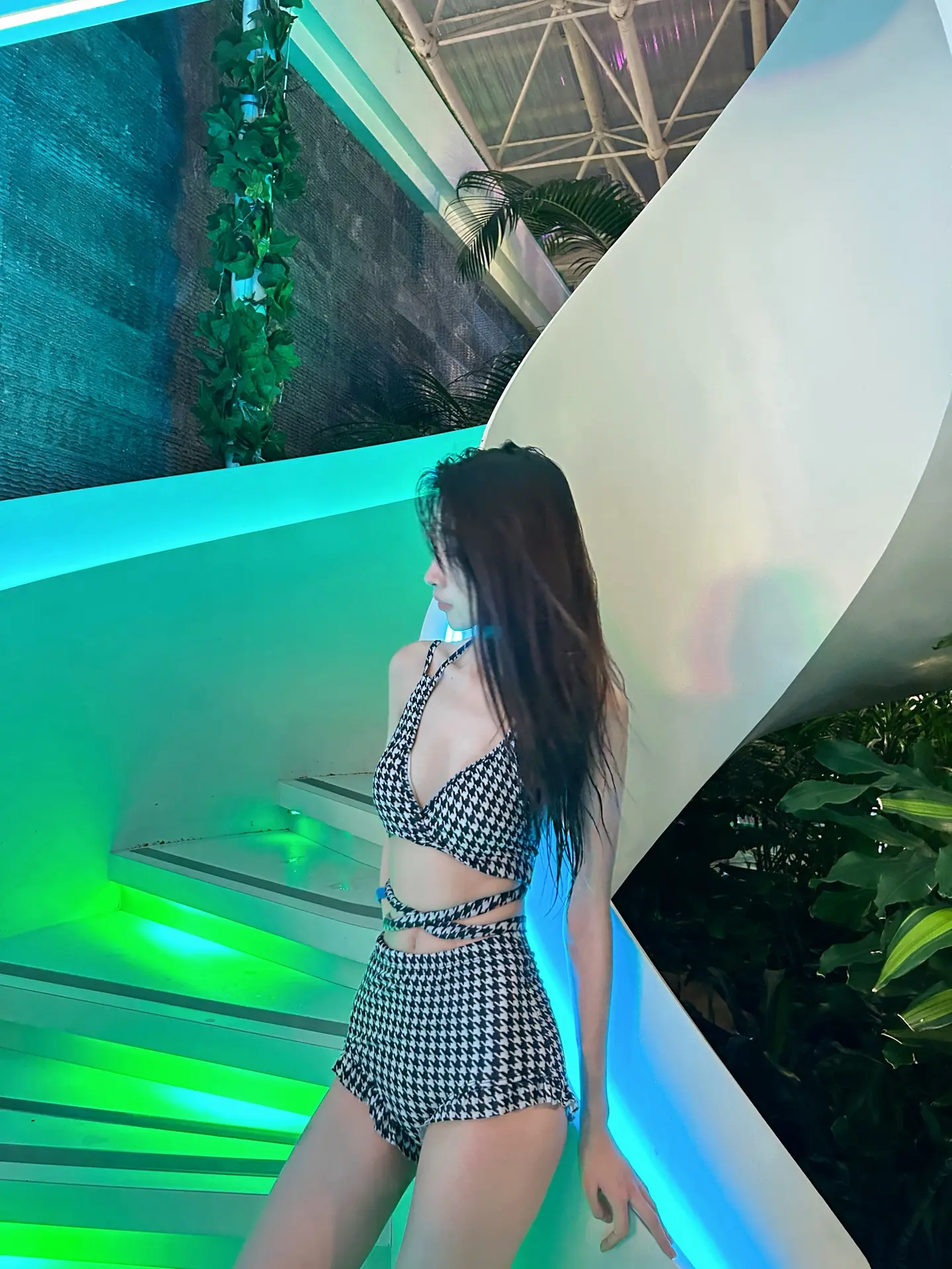 温泉泳装正常泳衣穿搭无任何不适引导