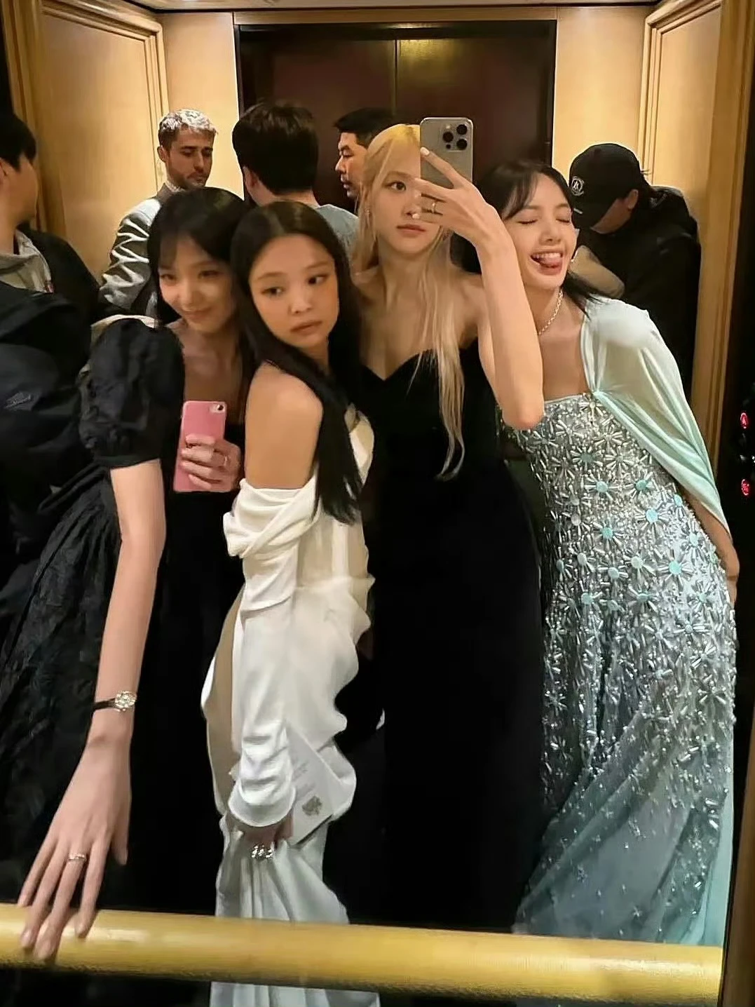 blackpink出席MetGala的主线任务