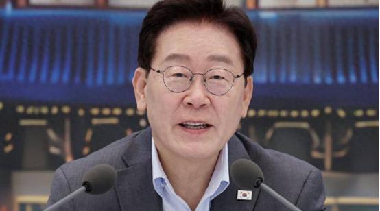 青瓦台会议掀桌对峙！李在明怒呛：韩国福利岂能单向投喂外国人？
9月1日青瓦台国务
