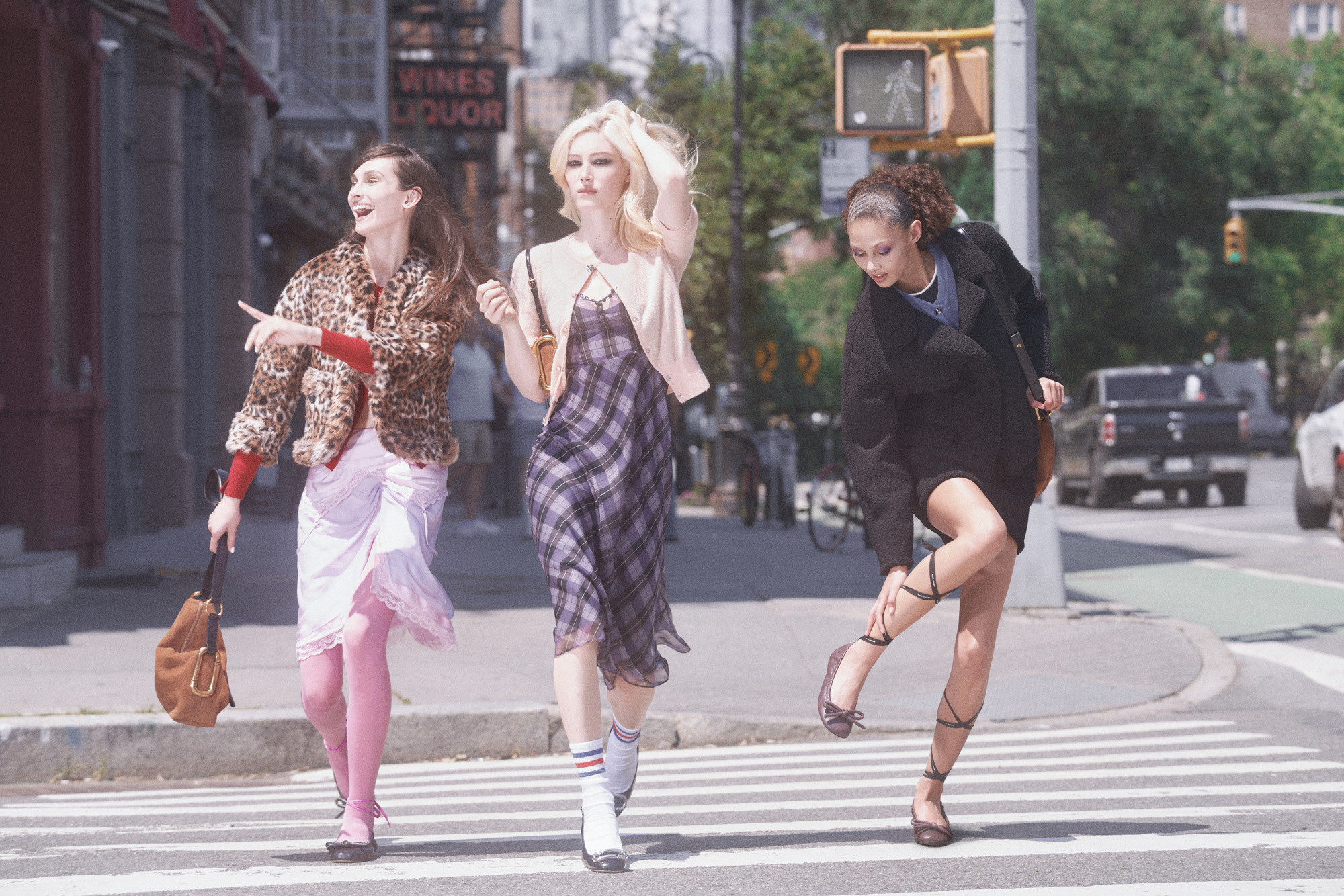 MARC JACOBS 推出微短剧《THE SWAP》，为品牌叙事系列 Ques
