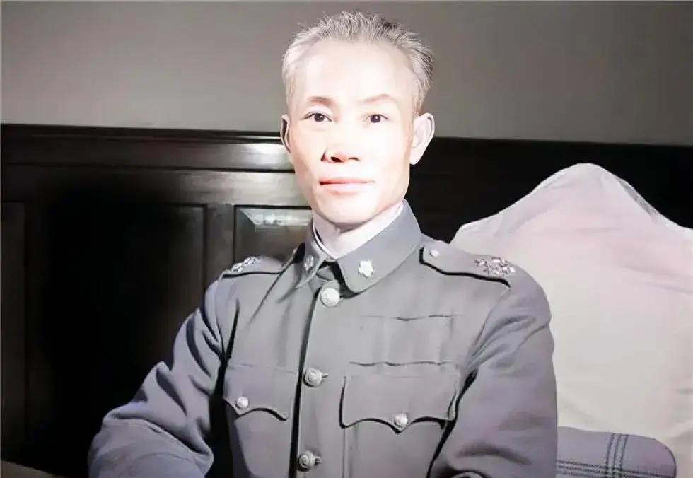 陈诚和吴石早年在保定军校一起学炮兵，后来吴石留日归国写军事著作，陈诚特别看重。北