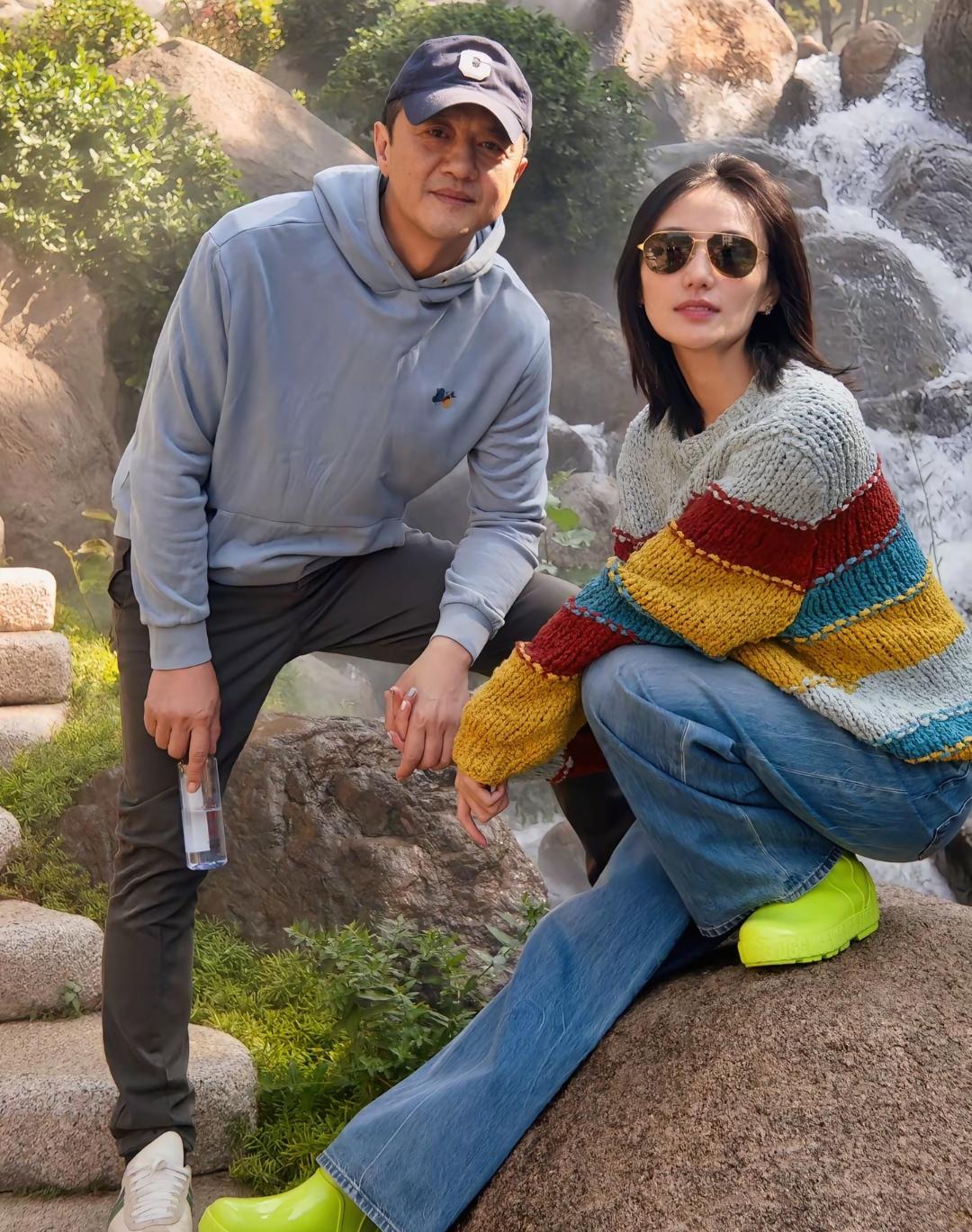 李亚鹏投资欠了一屁股债，三个月前李亚鹏和海哈金喜还婚离了，离婚的原因可能是为了保