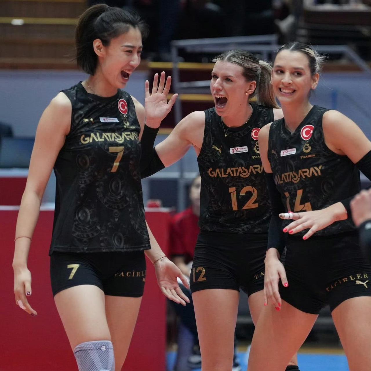 王媛媛土耳其联赛首秀惊艳，帮助加拉塔萨雷3:1击败阿格斯。王媛媛首发打满全场，1