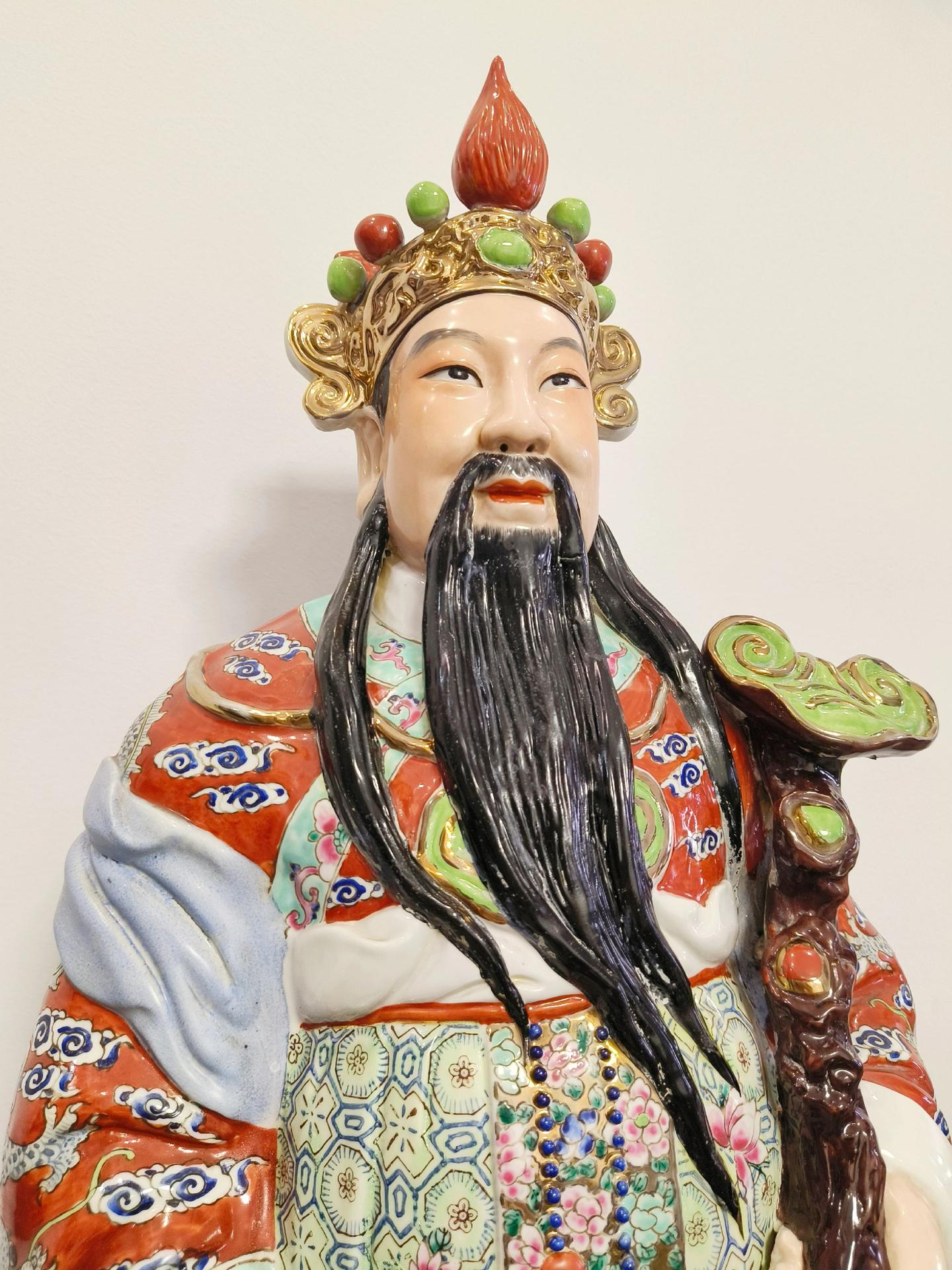 长髯慈目承祥瑞，赐禄添福护满堂。