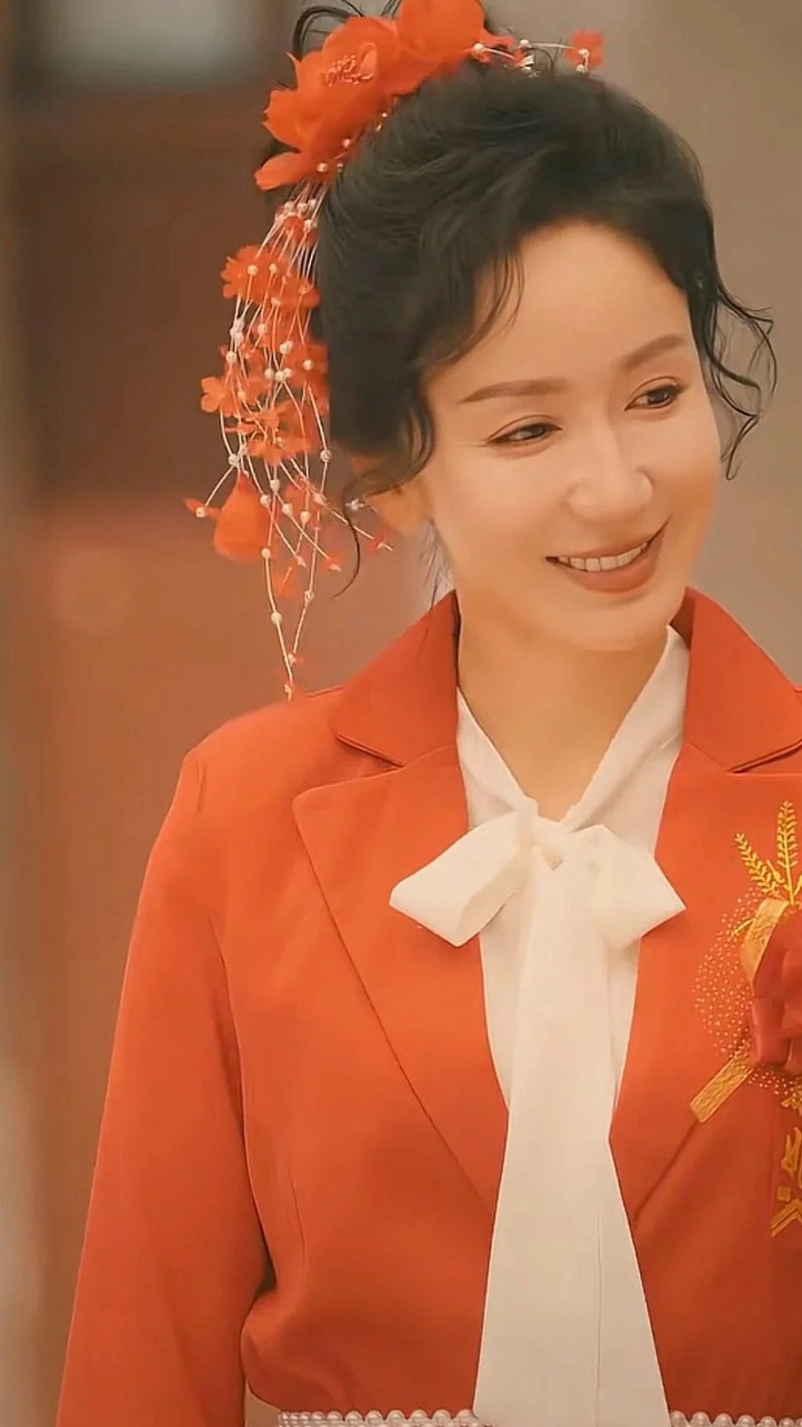 胡一菲也去演短剧了，脸部状态也是老了 ​​​