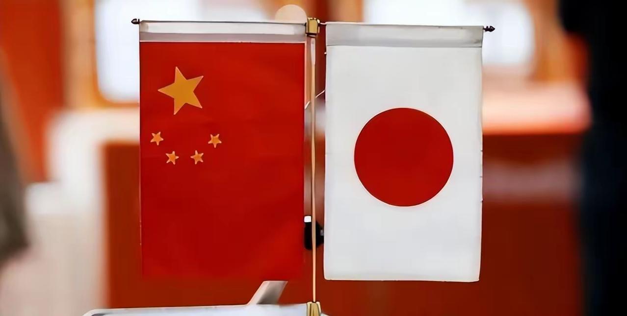 日本近期挑衅不断，4月17日，日本政客安排驱逐舰公然闯入台湾海峡，逗留14个小时