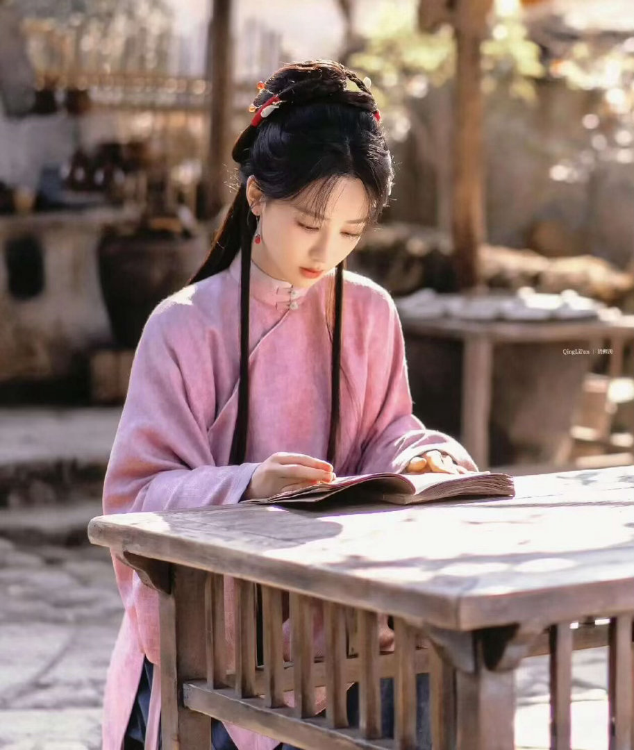 杨紫、韩东君、刘诗诗、唐艺昕、古力娜扎、启境GT7杨紫的《家业》正在热播中，《玉