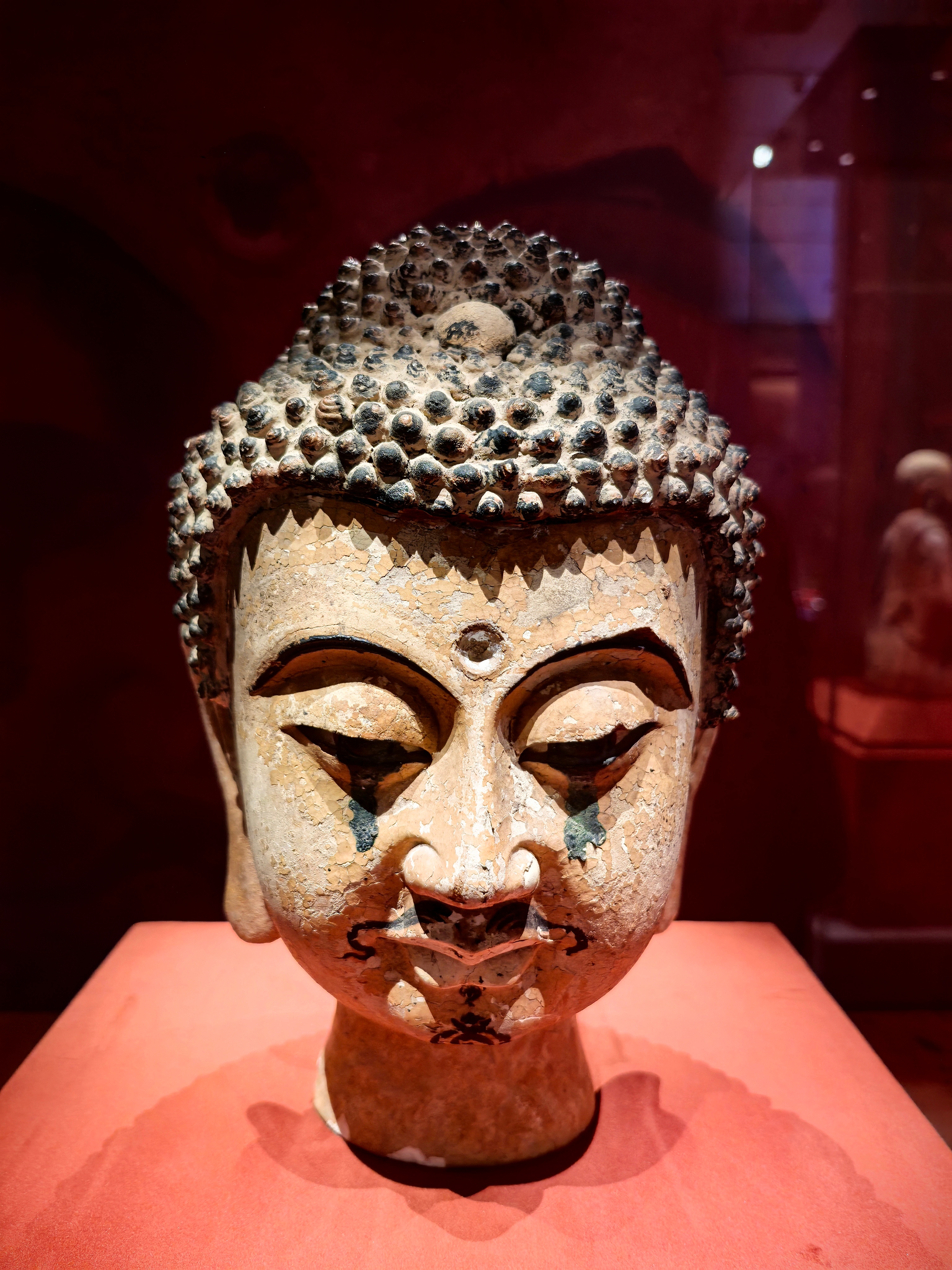 最近首博又开了一个新展贺兰山下“桃花石”——西夏文物精品展，展线上大概有百余件（