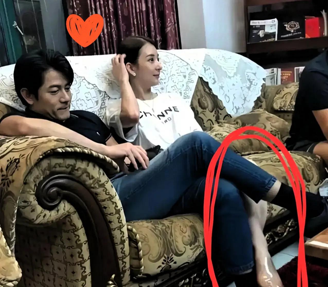 就看郭富城的那些小动作，就能知道他打心底里喜欢方媛，这感情可真实着呢！
 
不少