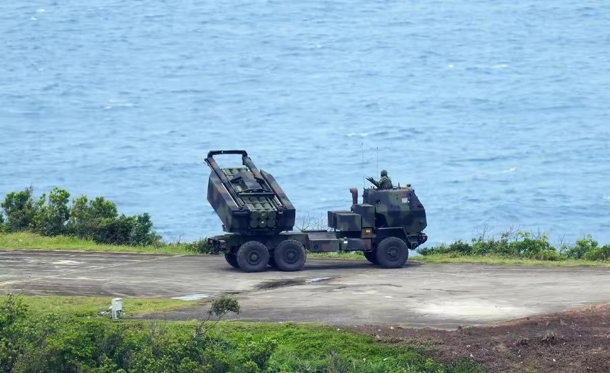【台军"海马斯"远程火箭炮首次射向大陆方向，分析其战术企图和战场生存力】

6月