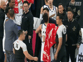 周琦人品再次被他自己踩在脚下，然后还左右拧了拧！我突然想起来杨坤，无所谓，唱无所