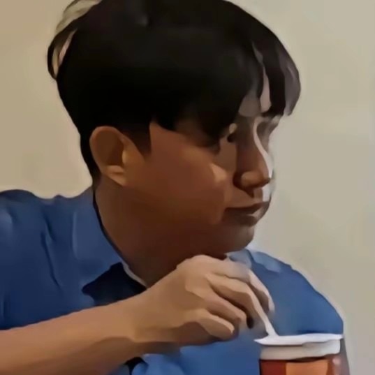 #黄磊回应近期舆论#确实，不要过多理会，其实当厨师也挺累的，每天炒菜也很热，好不