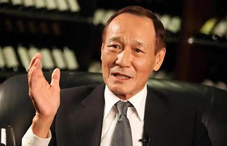 听说你以前很罩得住？为什么不叫小兄弟替你去背？自己上山太笨？哼，小兄弟教教你，有