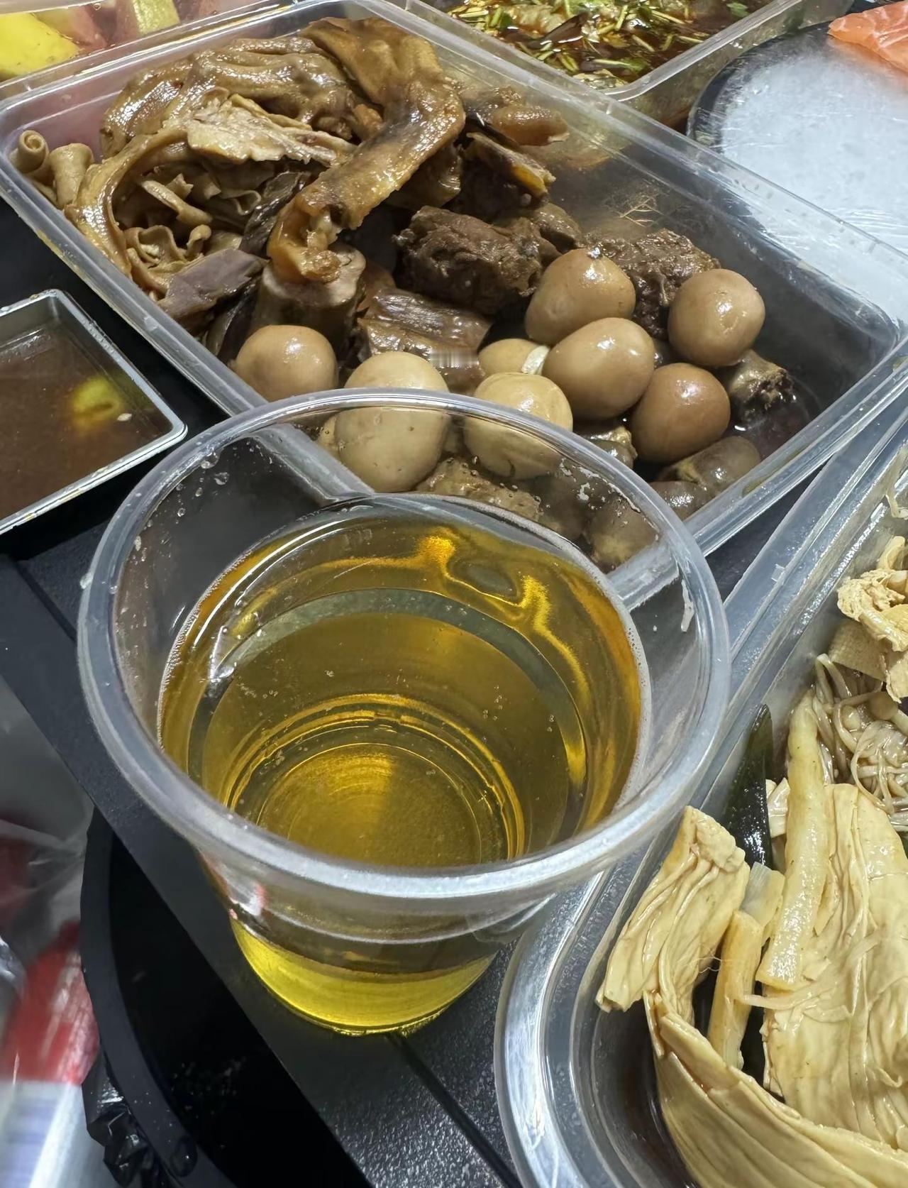 淡淡胭脂遮住了思绪，小酌几杯却有醉意🍻胭脂