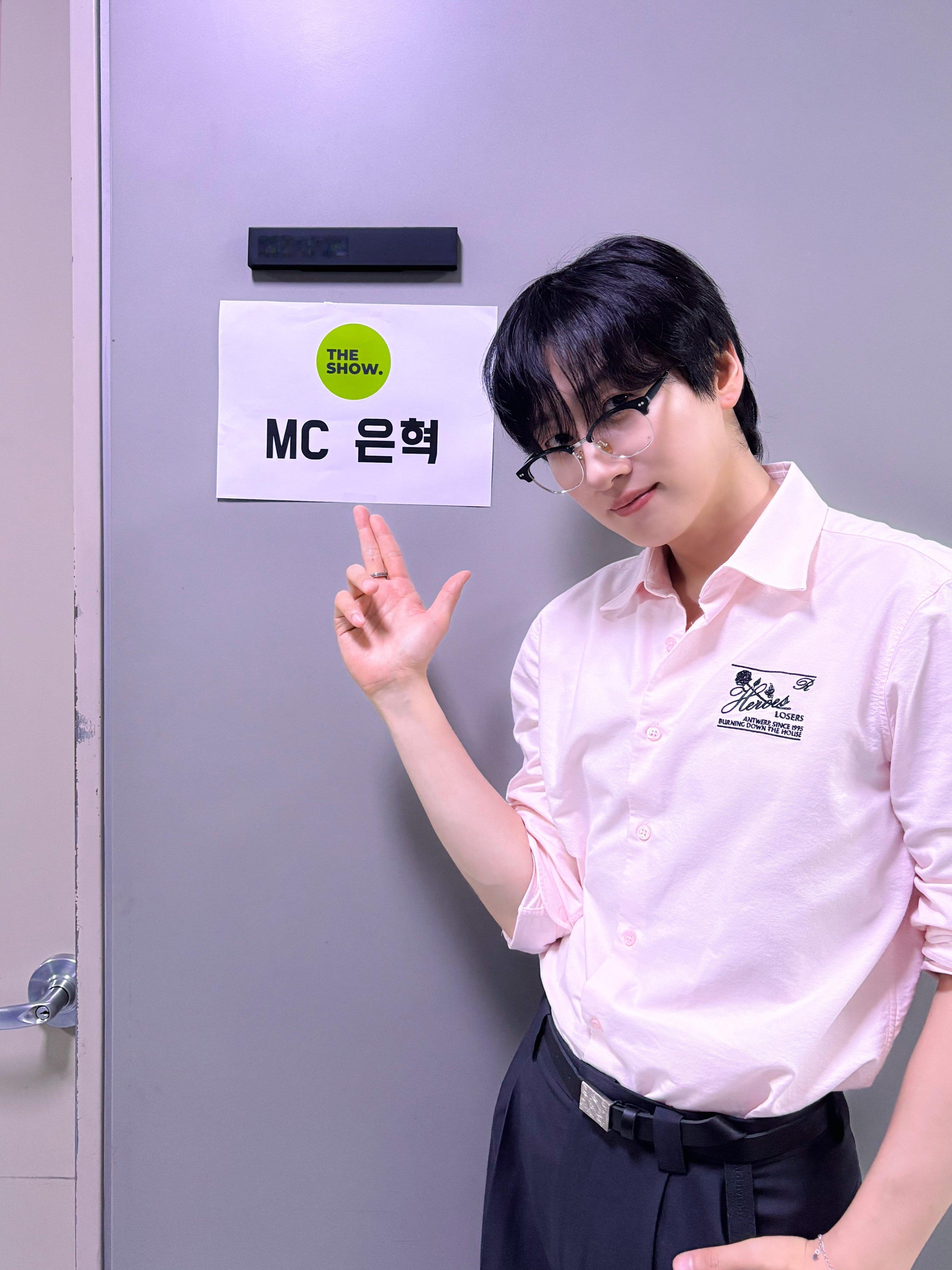 “CB百蓝_。260804 D&E official更新李赫宰 相关：[📸]T