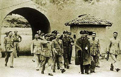 1947年，蒋介石来到延安，问一过路农民：你可见过毛主席？谁想到，老农民的一番话