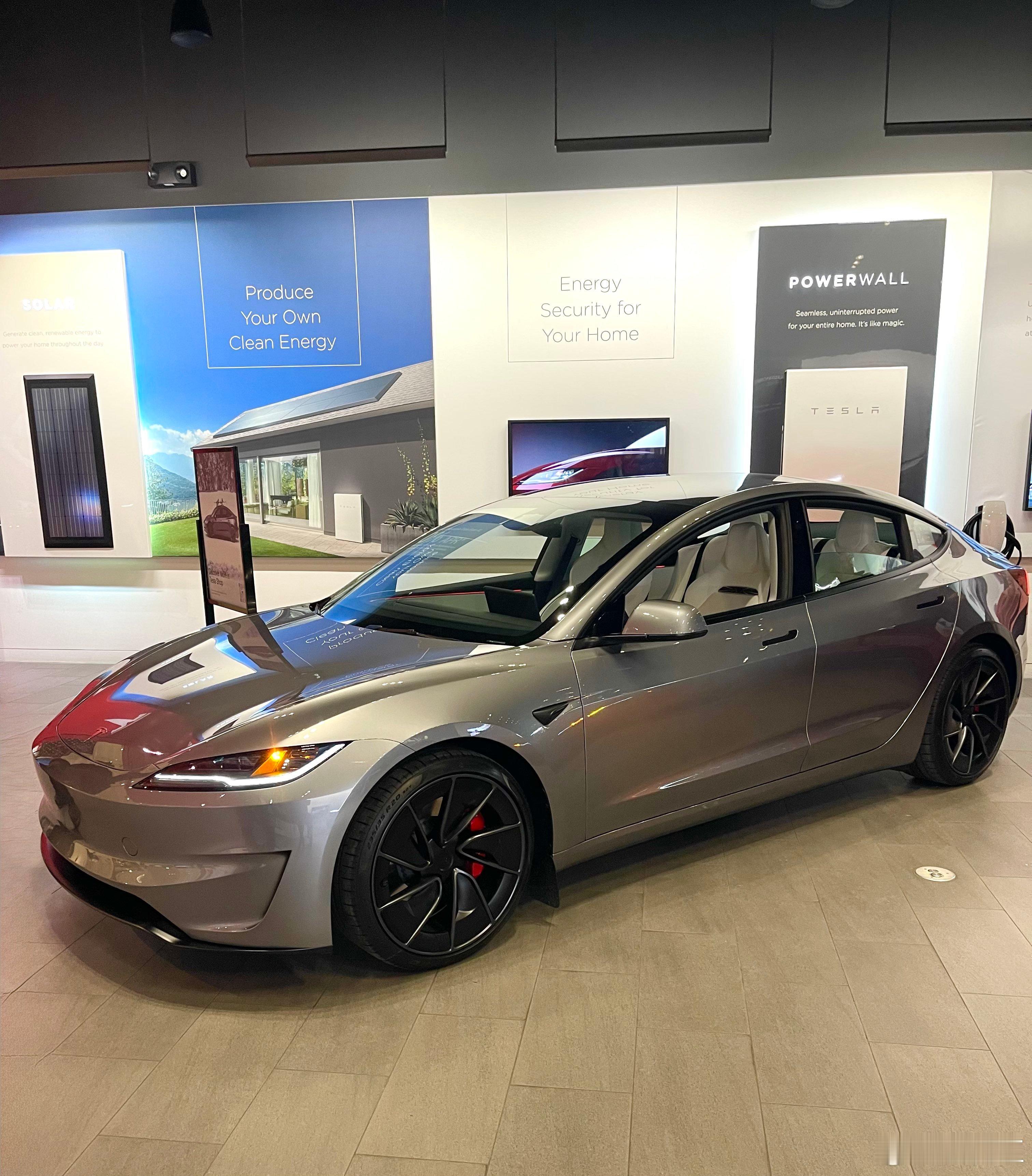 焕新版model 3自动换挡中国区落后的有点多[融化]加电吧，特斯拉中国区 