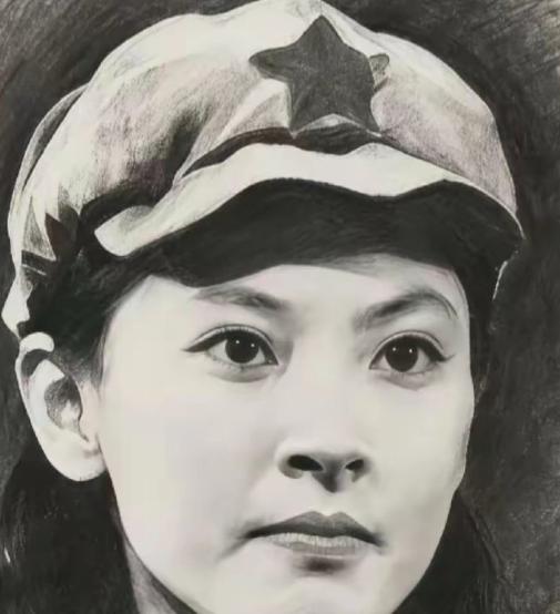 她是红军连长，1937年，在与马步芳部队作战中被俘后，与战友逃脱在东归途中被恶狗