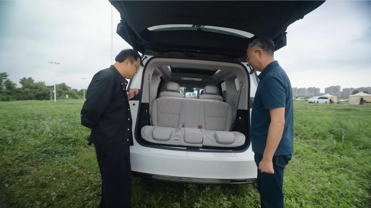 全场景领航辅助落地，拆解 D99 无接管智驾底层架构
昨天发布会刚结束，老张就拉