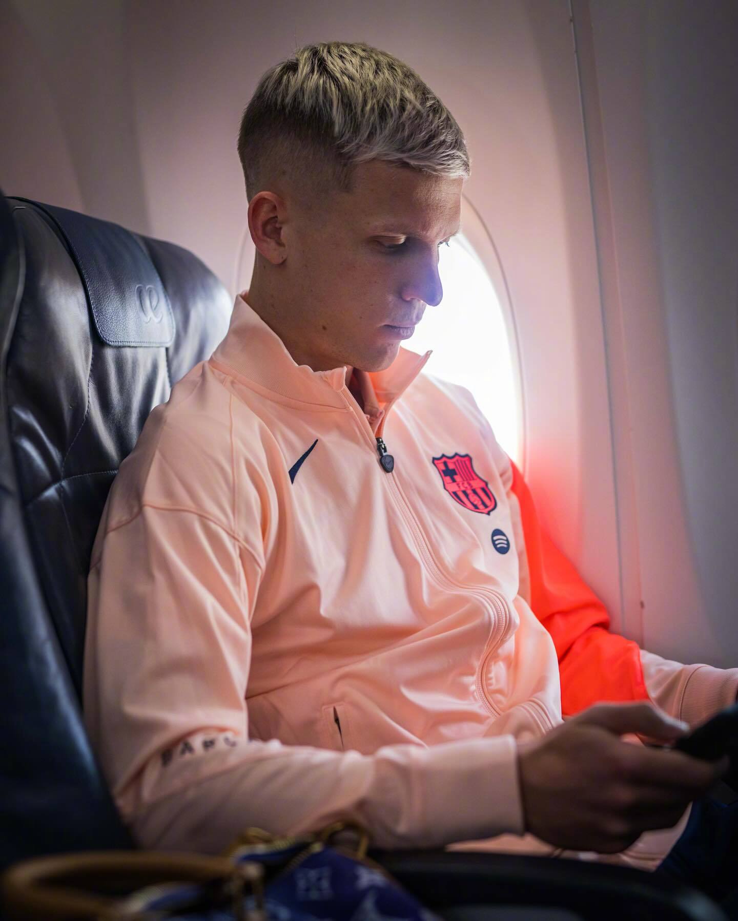 纽卡斯尔联vs巴萨 🏨全队已从毕尔巴鄂直接抵达英格兰，充分的备战时间，只为在圣