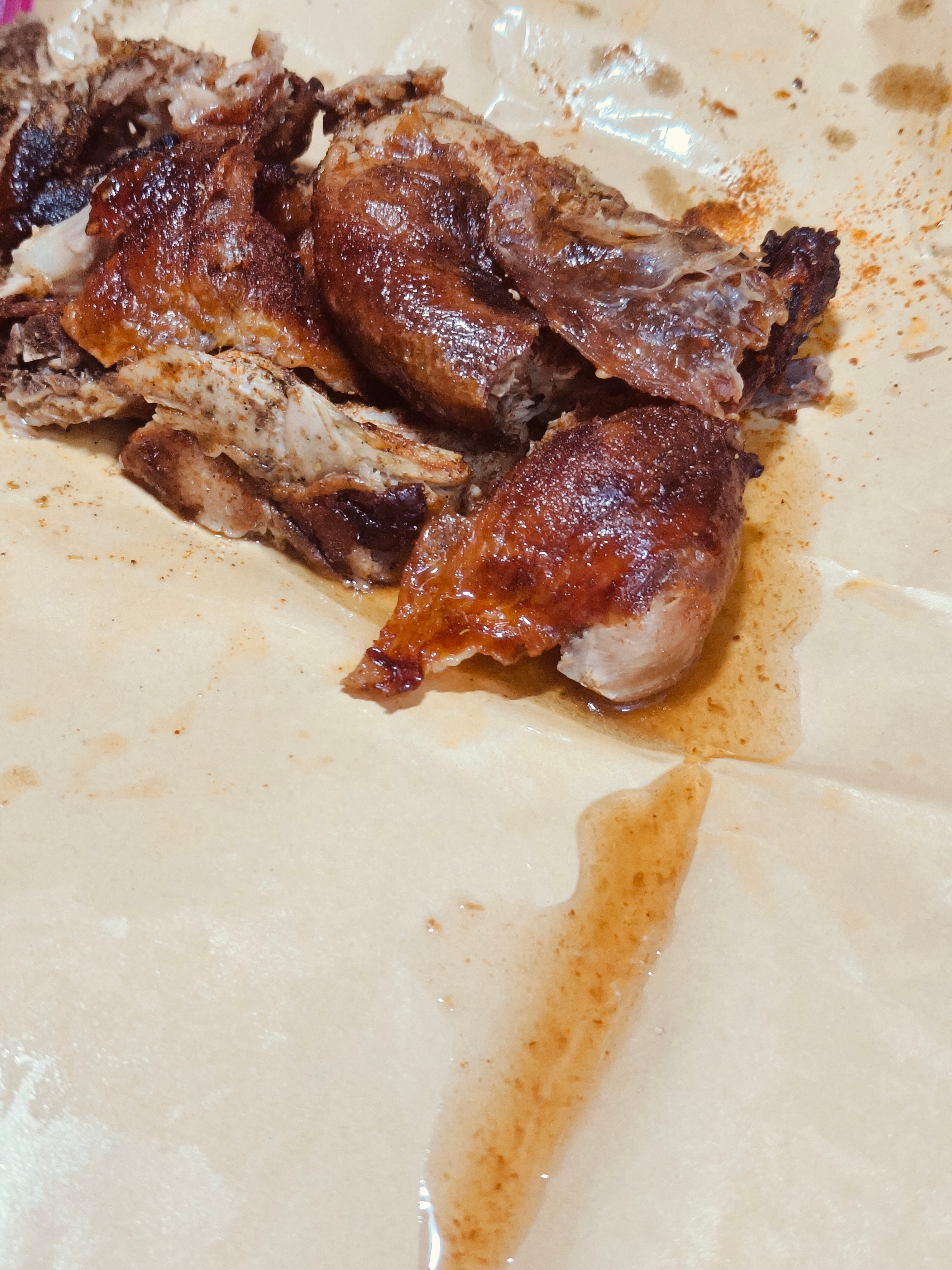 手撕烤鸭好好吃啊，特别是配上酸梅酱，再卷饼吃 ​​​