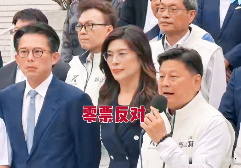 0票反对！
7800亿买美国二手货
7成年轻人：绝不为台独上战场

这结果，你敢