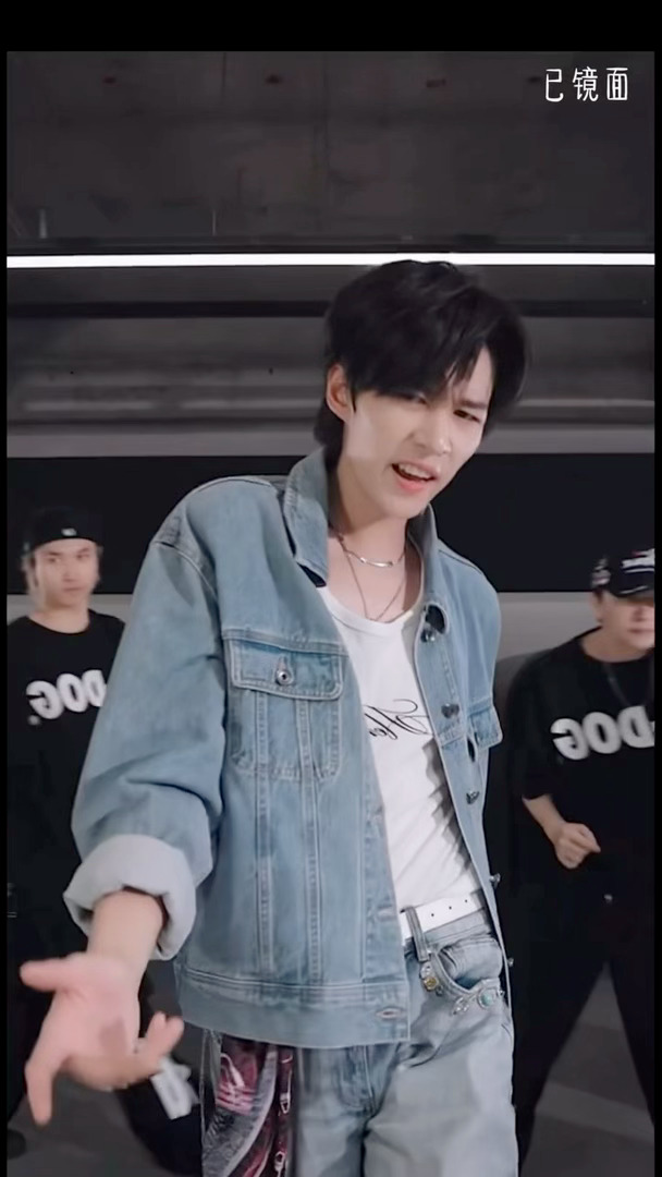 卓沅新歌StopMissingYou动感舞曲曲风爆发力十足，强劲鼓点搭配利落唱腔