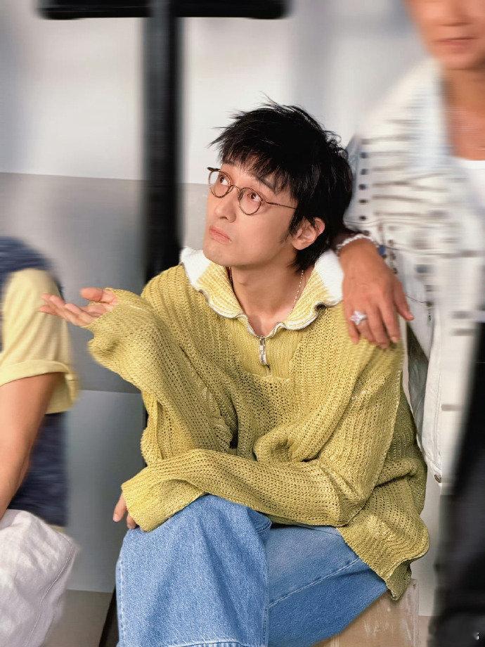刘畊宏来披哥没觉睡  刘畊宏说跟王传君一组真睡不了披哥三公幕后太拼，王传君随时拉