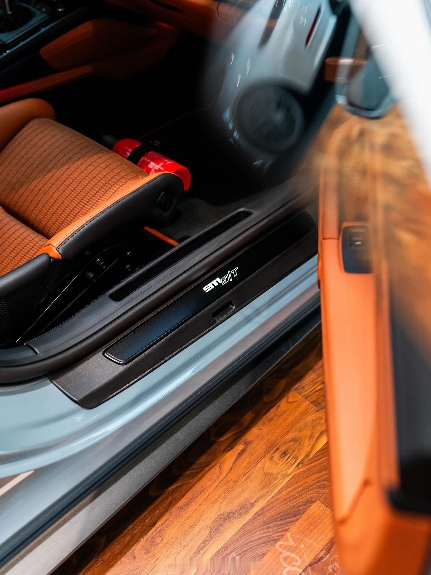 🦕🦕🦕陶瓷蓝色Porsche 911 S/T 