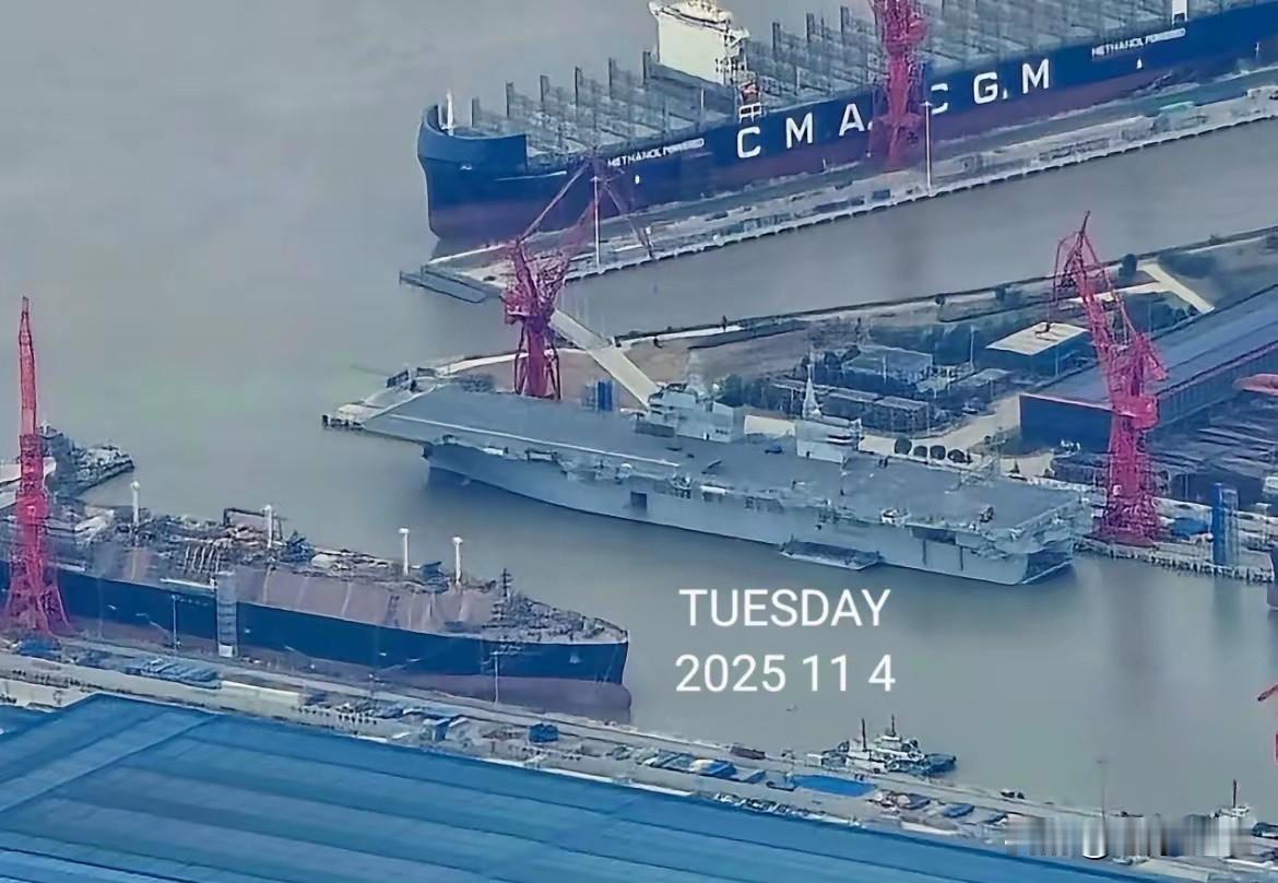 2. 福建舰即将入列 004号核航母也不远了：福建舰（003）是自主设计首艘电磁